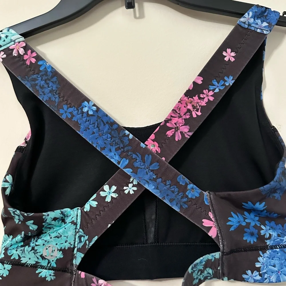Lululemon Athletica Floral Sports Bra | Size 6 - Picture 7 of 8